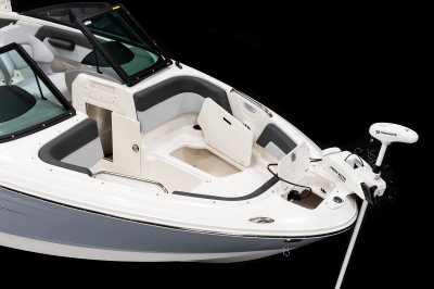 Chaparral 21 SSi OB Ski & Fish cushions move to reveal bow storage. 