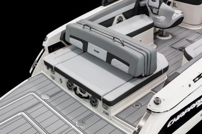 Chaparral 26 SURF cockpit back-to-back bench seat with enough room for 3 seats. 