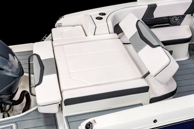 Chaparral 270 OSX bench seats fold out to create aft-facing lounge chair. 